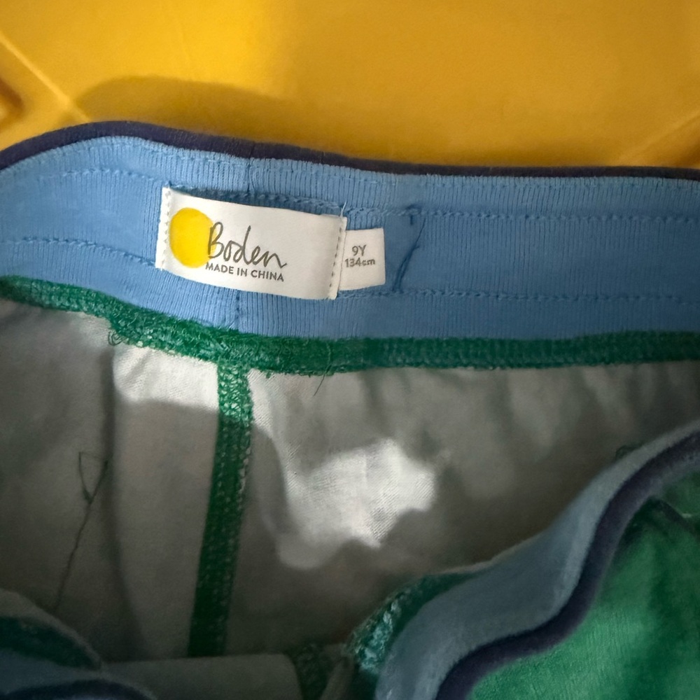 Mini Boden long shorts size 9-10 - Picture 2 of 3